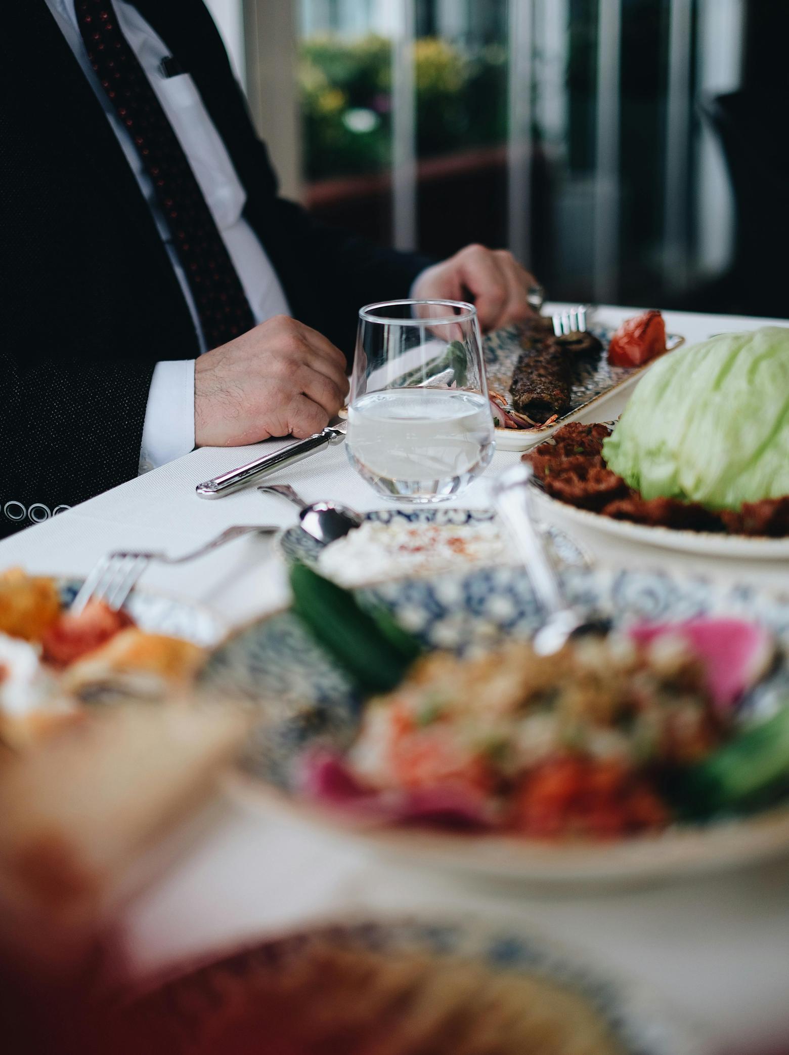 tie clip etiquette